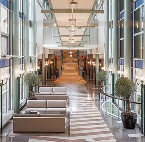 Lobbyöversikt för Radisson Blu Royal Park Hotell