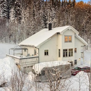 1st floor in the Lyngen Alps, whole house rentable