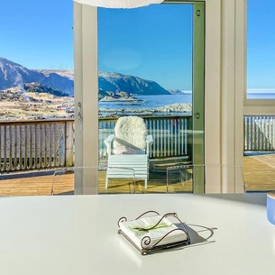 2 Bedroom Lovely Home In Raudeberg