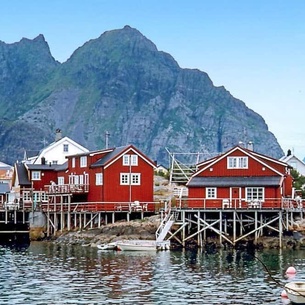 3 person holiday home in Henningsvær