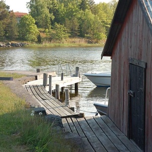 30 meters to the bay. Sea view. Boat with motor + Canoe.