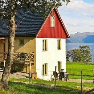 6 Person Holiday Home In Alsvåg