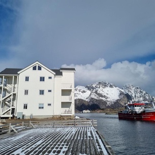 Apartment with fantastic seaview in Henningsvær.