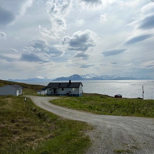Aurora Mountain & Ocean House