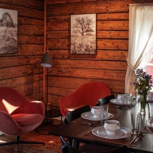 Authentic central located cabin close to Reinebringen Lofoten