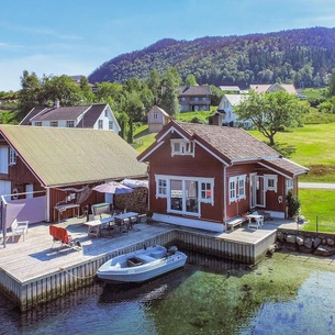 Awesome Home In Erfjord With Kitchen