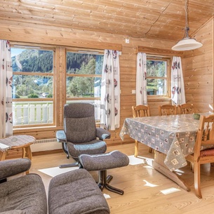 Awesome Home In Fjærland