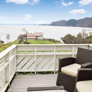 Awesome Home In Holmefjord With House Sea View