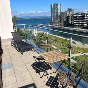 Beautiful apartment available for ONS!