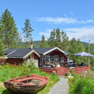 Beautiful Home In Hornnes With Jacuzzi