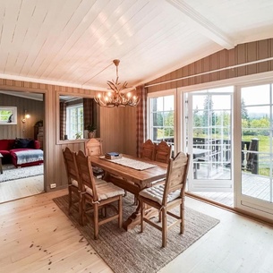 Beautiful Home In Sjusjøen With Kitchen