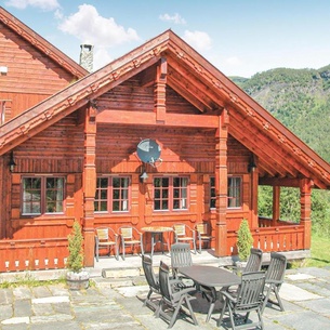 Beautiful Home In Sogndal With House Sea View