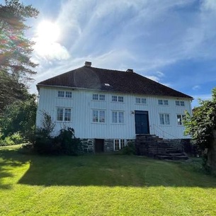 Bosvik Gård, nyrenovert leilighet i hovedhus fra 1756