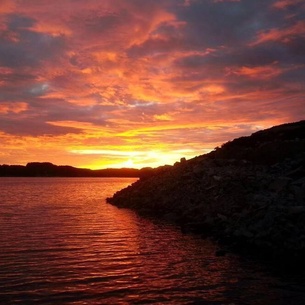 Cabin with panoramic views at the edge of the archipelago with outdoor hot tub