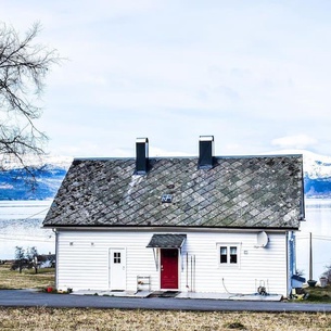 Charming historic house in the idyll of Hardangerfjord.