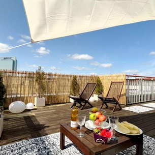 City center flat w roof top terrace & free parking