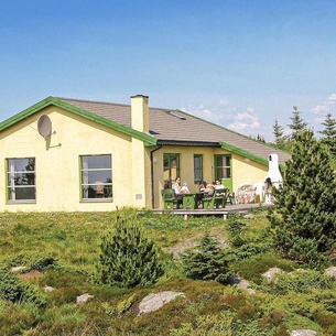 Cottage just outside Haugesund in beautiful, natural surroundings overlooking the sea.