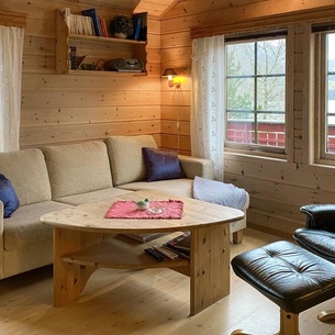 Cozy cabin in a quiet and beautiful location by the Dalsfjord.