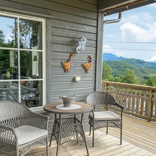 Cozy cottage in quiet countryside with beautiful views.