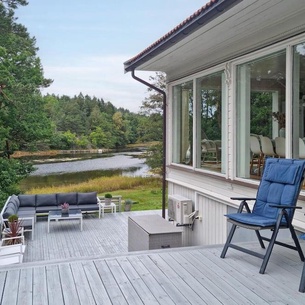 Cozy Home In Grimstad With House Sea View