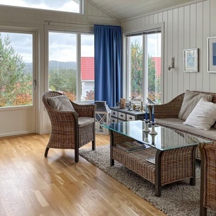 Cozy Home In Tvedestrand With House Sea View