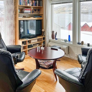 Cozy Home In Valsøyfjord With House Sea View