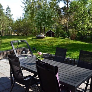 Family-friendly house with jacuzzi near lake, sea, nature and Stockholm