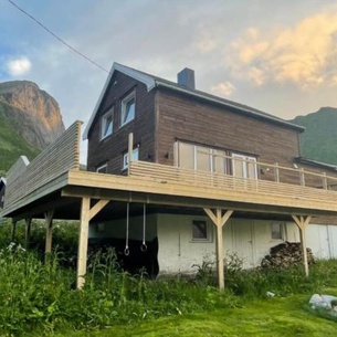 Fjordgård Mountain Aurora View