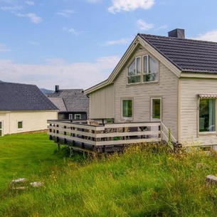 Gorgeous Home In Stokmarknes With Kitchen