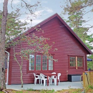 Gorgeous Home In Varaldsøy With House Sea View