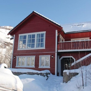 Here you get the opportunity to live in the middle of Lofoten's beautiful nature.