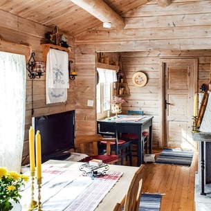 Inviting wooden cabin in Gudbrandsdalen.