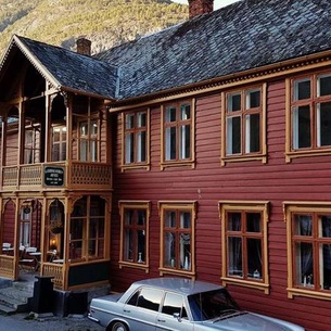 Lærdalsøren Motor Guesthouse