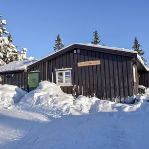 Look forward to a vacation in beautiful surroundings in the cottage on Sjusjøen.