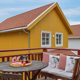 Lovely Home In Tvedestrand With Wifi