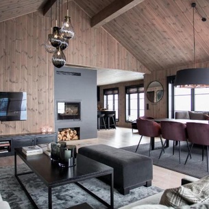 Luxurious 5-Bedroom Mountain Chalet with Sauna, Panoramic Views, and Two Full Bathrooms