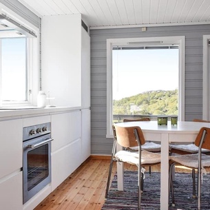 Nice Home In Lindesnes With Kitchen