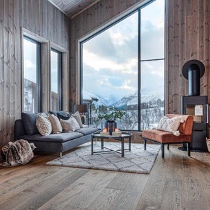 Premium Penthouse near Strandafjellet Ski Resort & Geiranger - Panoramic Mountain Views & Sauna