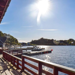 Spend an unforgettable holiday in this holiday home with a spectacular location.