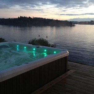 Stockholm.fantastic lakeside plot with sauna and Jacuzzi for 10 people