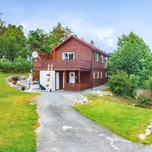 Stunning Home In Kolnes With Ethernet Internet