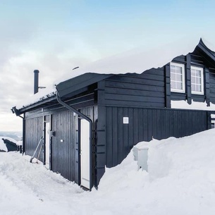 This beautiful cottage will bring you peace and quiet during your stay in Sjusjøen.