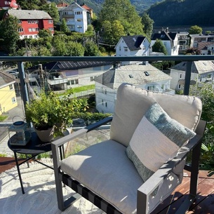 Top floor apartment with mountain view, terrace 22sqm, free parking