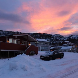 Two bedroom cabin Sea and Mountain view