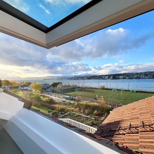 Urban Rooftop with Panoramic Sea view - Free parking