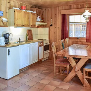 Welcome to this cosy holiday home in beautiful surroundings near Lake Krøderen.