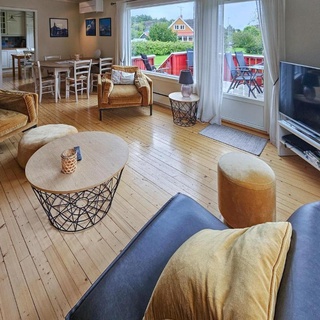 3 Bedroom Beautiful Home In Tjøme
