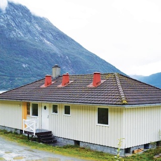 3 Bedroom Cozy Home In Eidfjord