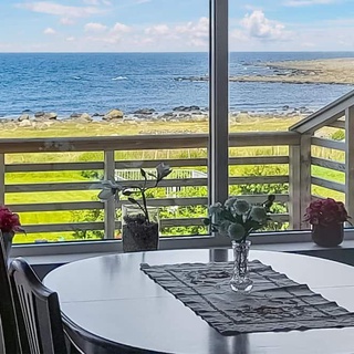 3 Bedroom Gorgeous Apartment In Borhaug