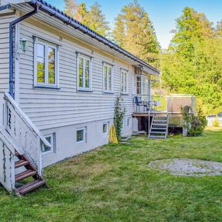3 Bedroom Lovely Home In Stathelle